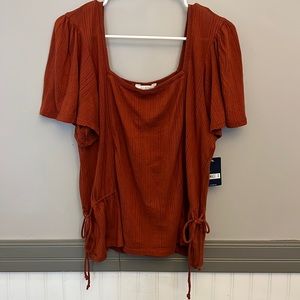 NEW Lucky Brand, short sleeve top with ruffles on sleeves and ties on the sides